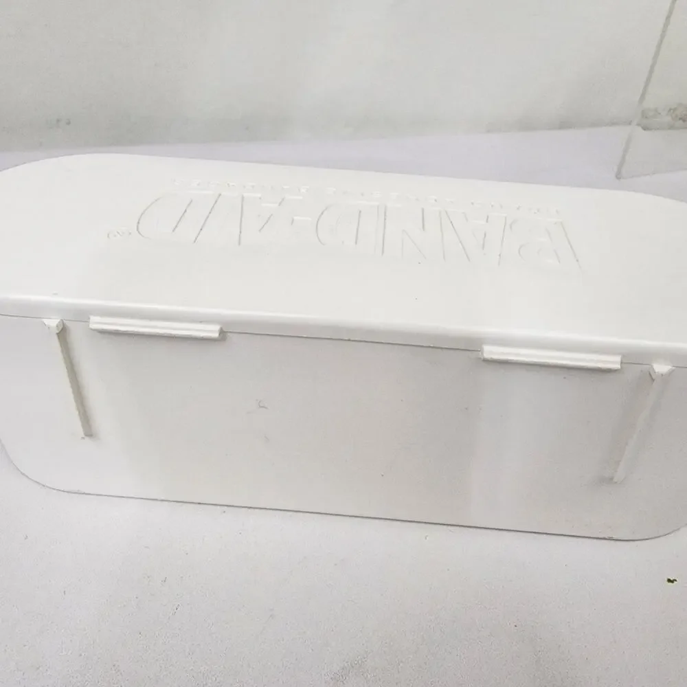 Band Aid Oval Plastic Container Hinged Lid w/Insert Empty White EUC